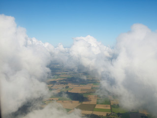 Fototapeta na wymiar Zwischen den Wolken