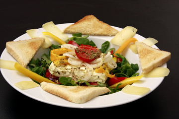 gebackener Feta auf Feldsalat