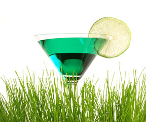 Grüner Cocktail mit Minze
