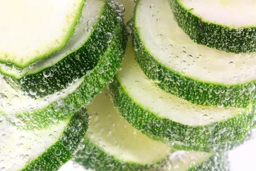 Kussenhoes Courgette gesneden in water koken © mreco