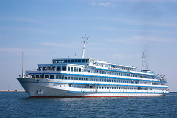 Obraz premium cruise ship