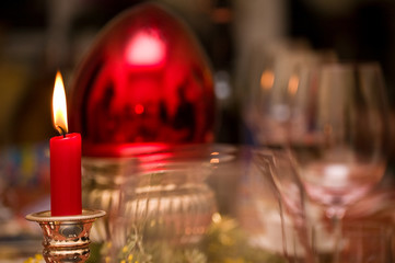 Weihnachtliche Tischdekoration, Kerzenlicht