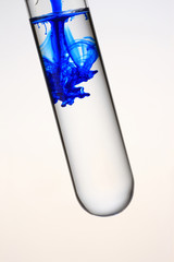 試験管とインク