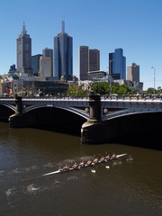 Yarra river and Princess Bridge, Melbourne, Australia © Andres Ello