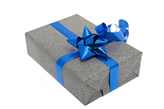 Geschenk silber mit blauem Schmuckband