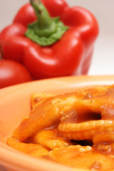 ravioli in tomaten soße