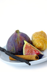 Fresh figs and spice