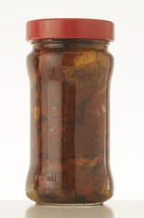 Vasetto di pomodorini essiccati sottolio