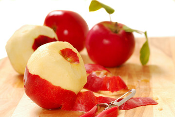 Peeling apples