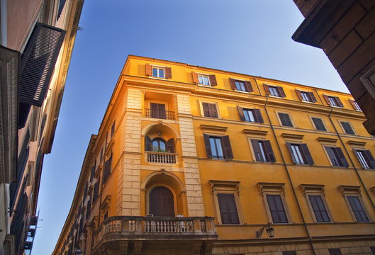 Bright Yellow Builidng Blue Skies Roman Streets Rome Italy