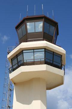 Tower des Flughafens Skiathos