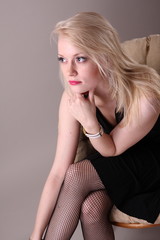 Naklejka premium Fashion model in studio
