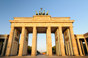 Fototapeta premium Brandenburger Tor im Morgenlicht