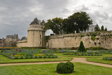 Fototapeta na wymiar Walls and gardens in Vannes, Brittany, France