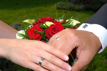 Hände mit Ringen