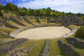 france; charente maritime; saintes : amphithéâtre gallo-romain