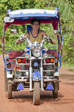 Tuk Tuk, Fahrzeug in Thailand