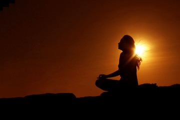 Fototapeta premium yoga on sunset