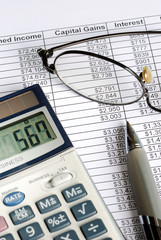 Calculate the capital gain with the calculator © JohnKwan