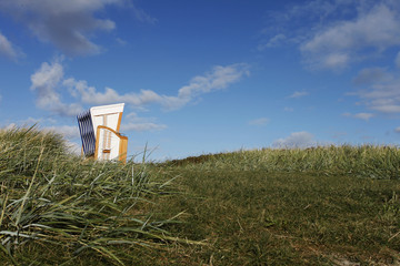 Einsamer Strandkorb - Lonesome beach chair