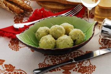 Malfatti ricotta e spinaci - Primi della Lombardia