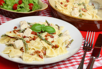 Farfalle Pasta with Chicken and Asparagus