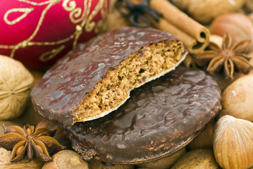 Lebkuchen und Nüsse