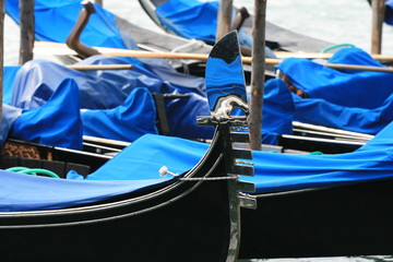 détail de gondole à venise © DjiggiBodgi.com