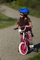 Fototapeta premium cycliste en herbe