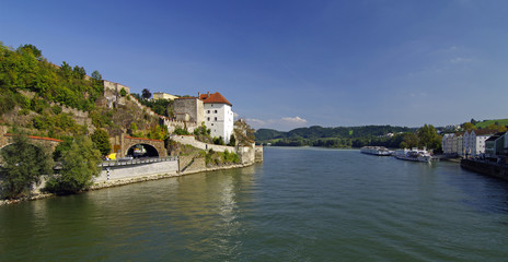 Fototapeta na wymiar Dreifluessestadt Passau nad Dunajem