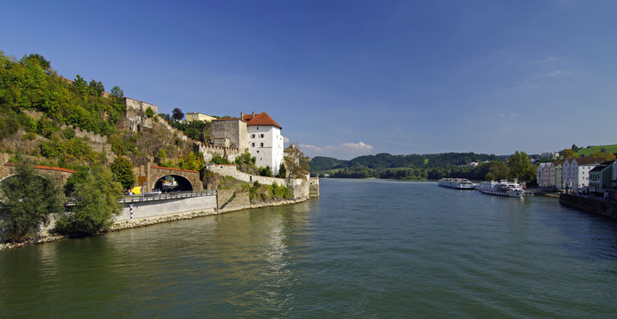 Dreiflüßestadt Passau -Fahrt auf der Donau