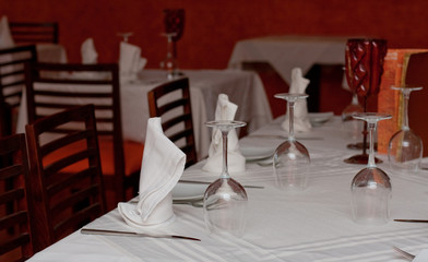 setting table in the restaurant