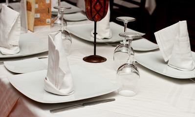 setting of restaurant table