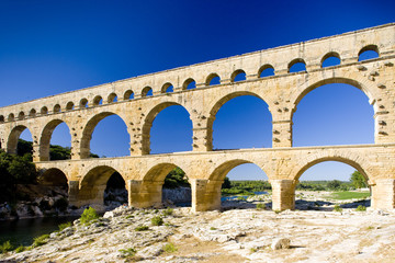 Roman aqueduct, Pont du Gard, Languedoc-Roussillon, France