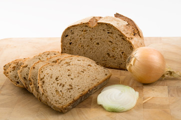 Zwiebelbrot und Zwiebeln