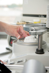 Dental technican