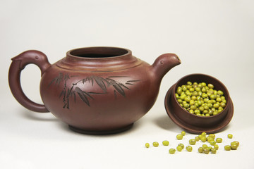 mung beans in the teapot