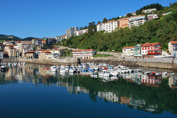 Port de Lekeitio sur la cote de Biscaye