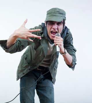 rappeur casquette kaki