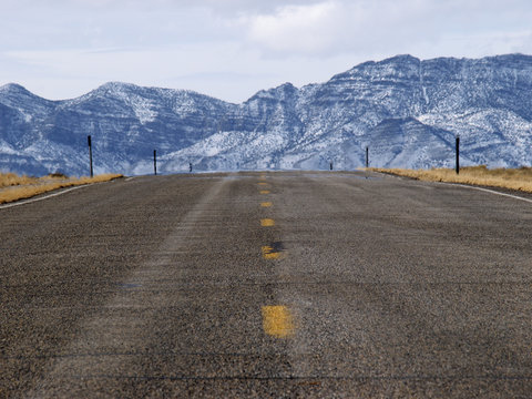 Leere Stra&szlig;e in Nevada