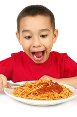 kid and spaghetti