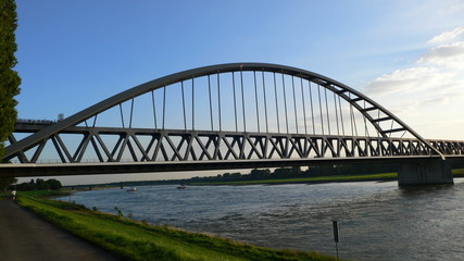 Fototapeta na wymiar Rheinbrücke