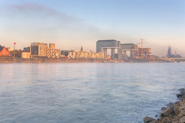 Kranhaus, Rheinhauhafen, Kölner Dom