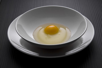 piatti con uovo