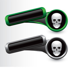 Skull on tilted green and gray banners