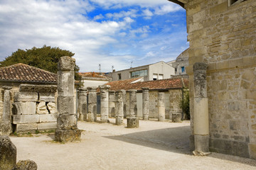france; charente maritime; saintes : musée archéologique