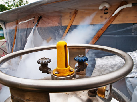 Liquid Nitrogen Tank