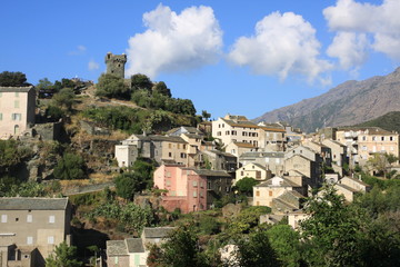 Fototapeta na wymiar nonza Korsyki miasto i tour genoise