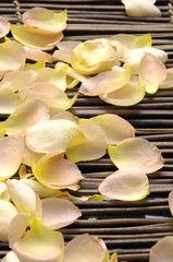 Fototapeta na wymiar Pile of petals on bamboo mat