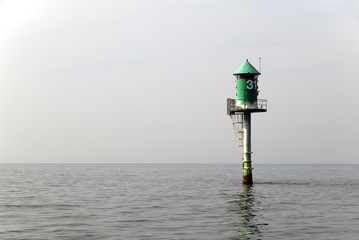 grüne Fahrwassertonne